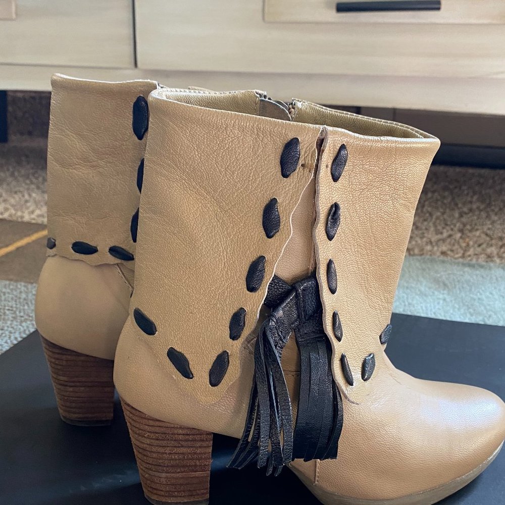 Sheridan Mia Leather Boots*